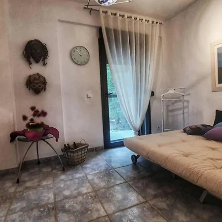 The Cacti I, Luxury Beachfront Villa, Посиди