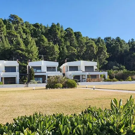 The Cacti I, Luxury Beachfront Villa, * Посиди